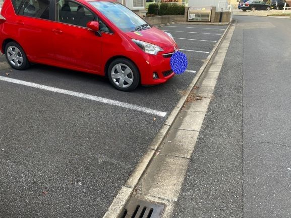 レオパレスタンディーの駐車場