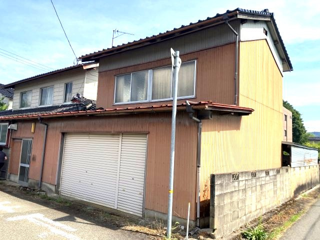 日高町松岡　中古戸建　7DKの外観