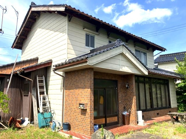 日高町松岡　中古戸建　7DKの外観