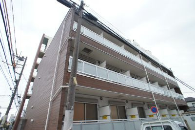 リブリ・西青木のエントランス