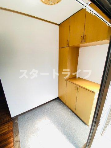 大阪市淀川区西中島１丁目の賃貸マンションの玄関