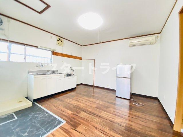 大阪市淀川区西中島１丁目の賃貸マンションの居間・リビング