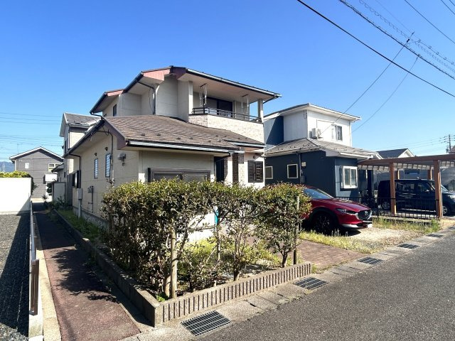 東伯郡湯梨浜町長江中古戸建の前面道路含む現地写真