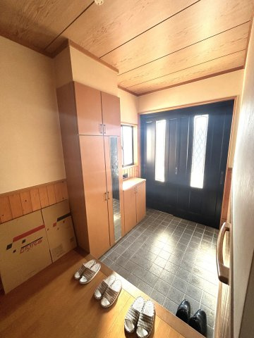東伯郡湯梨浜町長江中古戸建の玄関