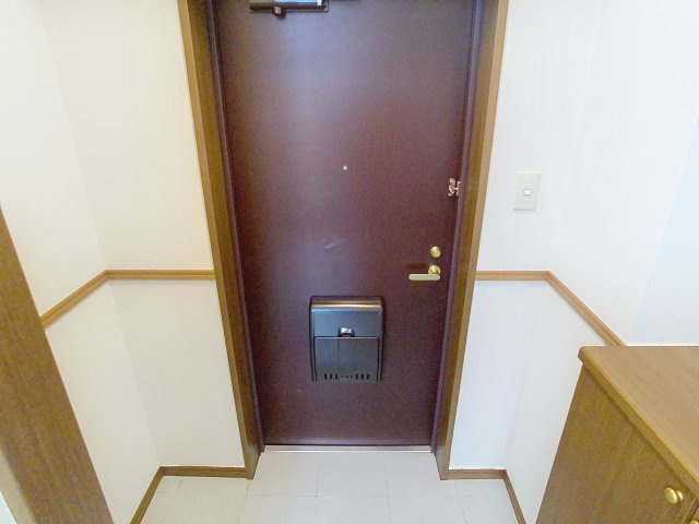 パンテオン五十鈴の玄関|サンプル写真になります。