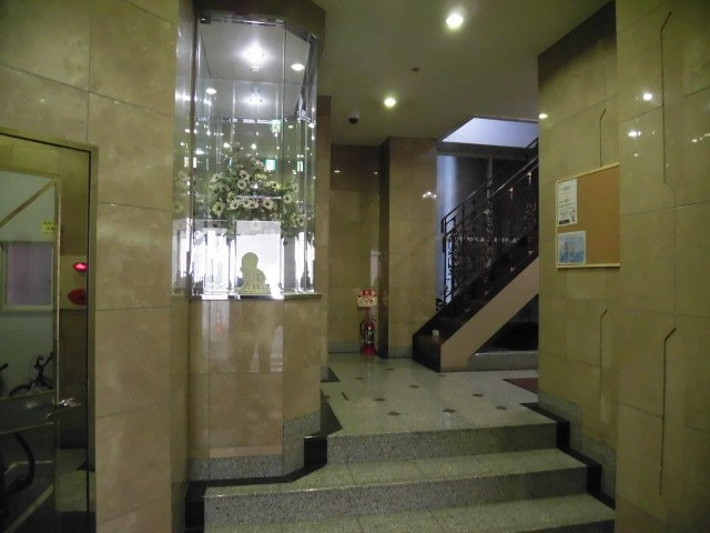 大阪市中央区松屋町住吉の賃貸マンションのエントランス