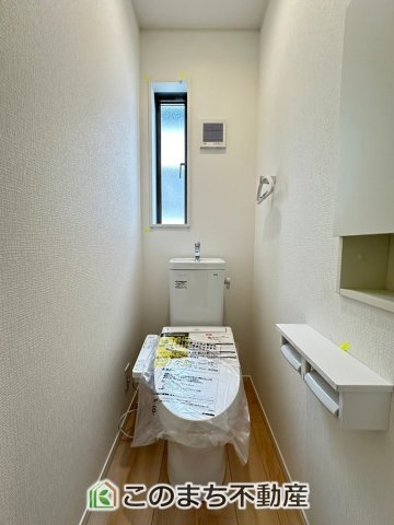 CRADLEGARDEN高根沢町宝積寺第18のトイレ|同社施工物件の写真です。※建具やフローリング、その他仕様が違う場合がございます。