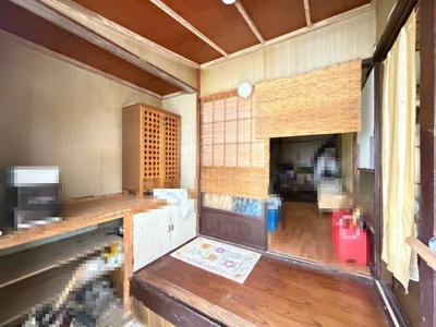 【玄関】 | 足柄下郡真鶴町岩　ロフトスペース　4DK