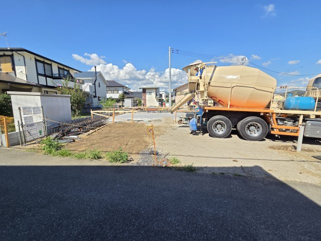 新築　桐生市相生町第19　6号棟　CRADLE GARDENの駐車場|現地写真　駐車は建物南側に並列4台可能です！
