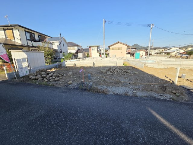 新築　桐生市相生町第19　6号棟　CRADLE GARDENの駐車場|現地写真　駐車は建物南側に並列4台可能です！