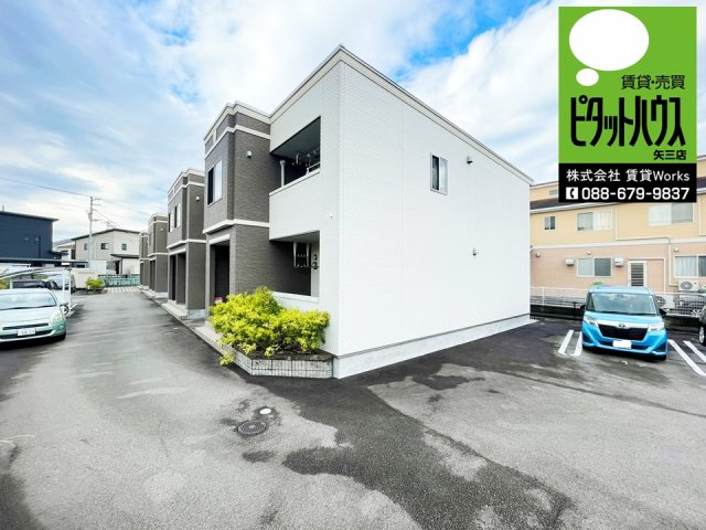 ステラ川南の外観