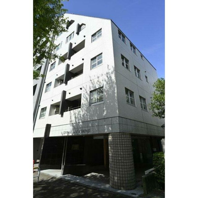 【外観】 | ダイナシティ高円寺 | 鉄筋コンクリート造のがっちりとした建物。