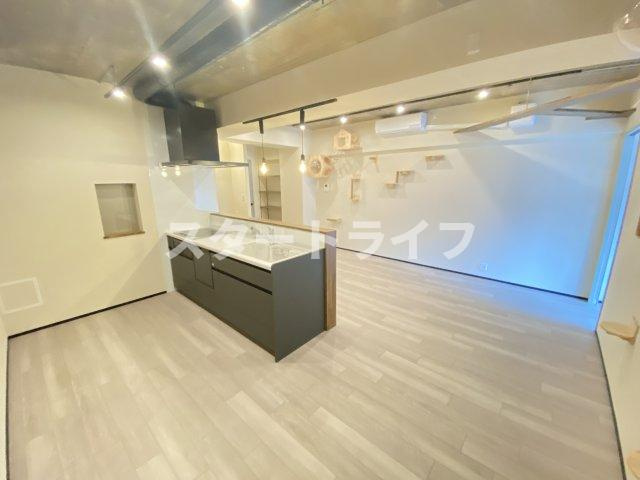 大阪市淀川区西宮原１丁目の賃貸マンションの居間・リビング