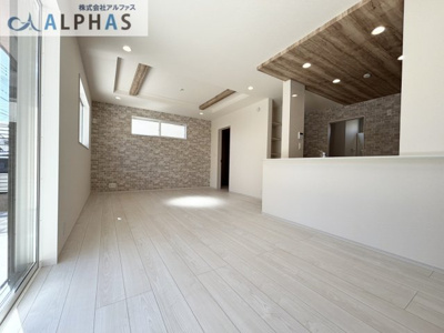 【居間・リビング】 | 高砂市米田町米田　新築戸建 | ■リビングが南向きの為、毎日明るく過ごせます♪
