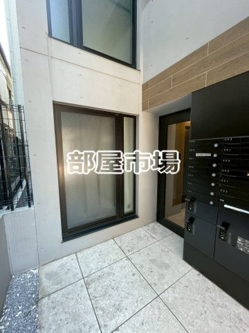 エフプレスト橋場のエントランス