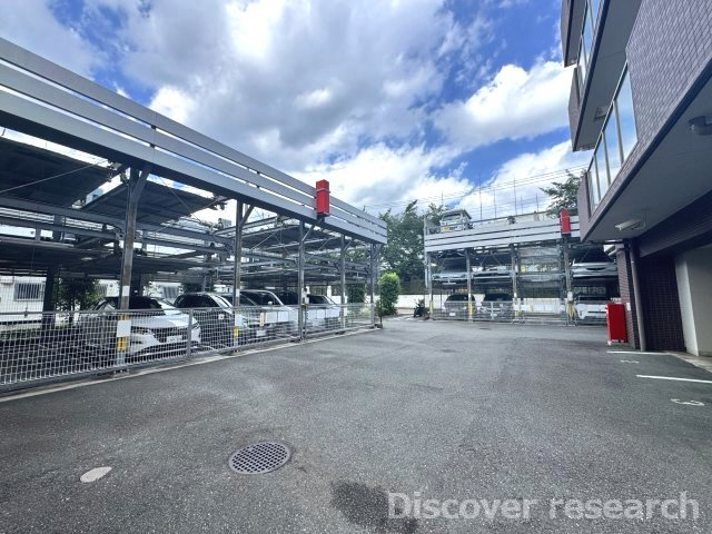 グローベルガーデン豊田ディーセントスクエアの駐車場