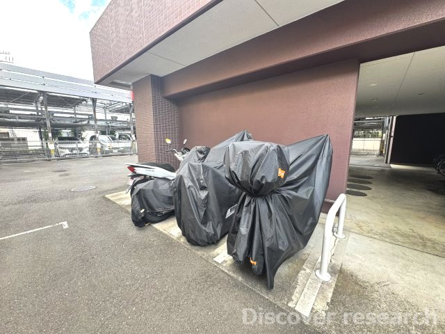 グローベルガーデン豊田ディーセントスクエアの駐車場