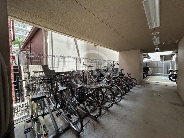 エステムコート新大阪Ⅴソレックスの内装|駐輪場