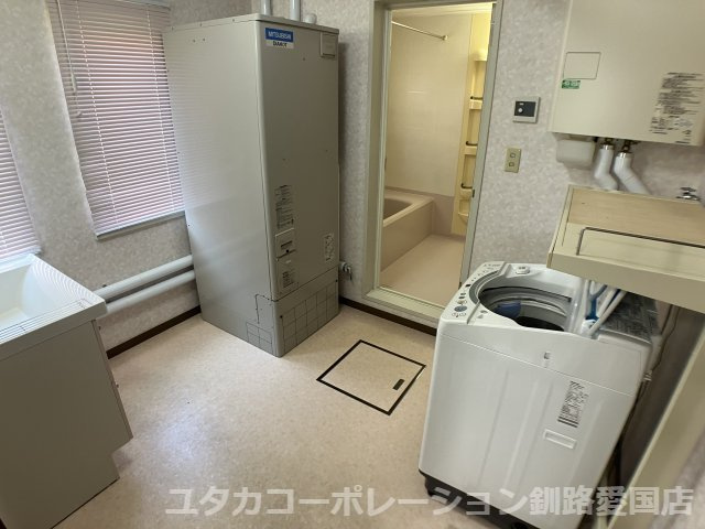 【脱衣所】 | 釧路市武佐2-4-192,204売家 | 充分なスペースです
