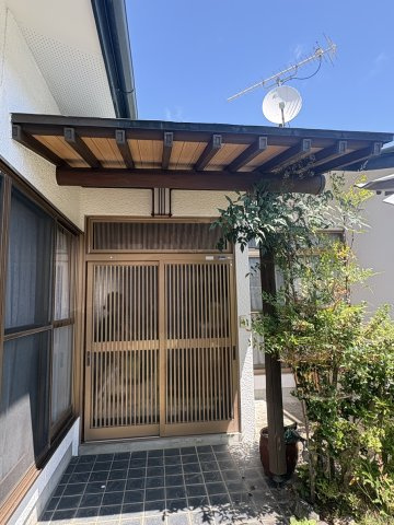 常磐藤原町名高儀 中古一戸建ての玄関