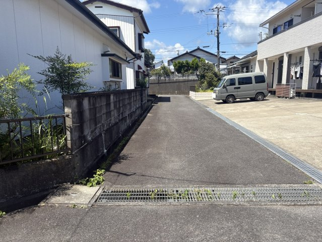 常磐藤原町名高儀 中古一戸建ての前面道路含む現地写真