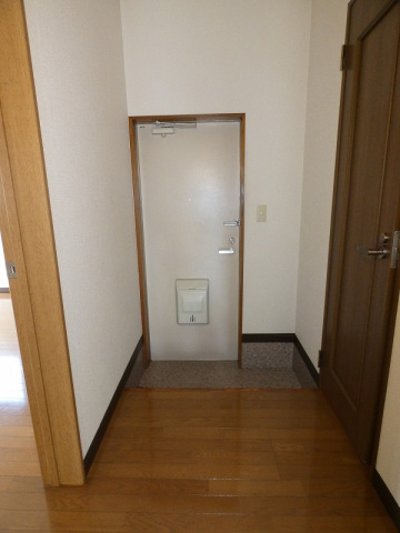 フォレスト大森の玄関