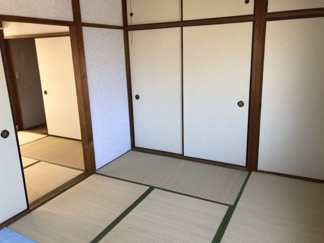 【寝室】