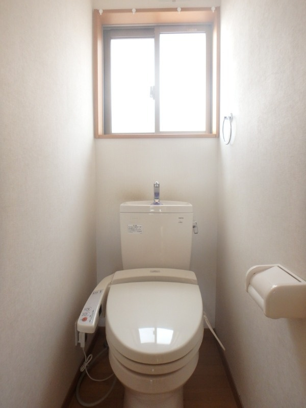 田中成和戸建賃家E棟のトイレ