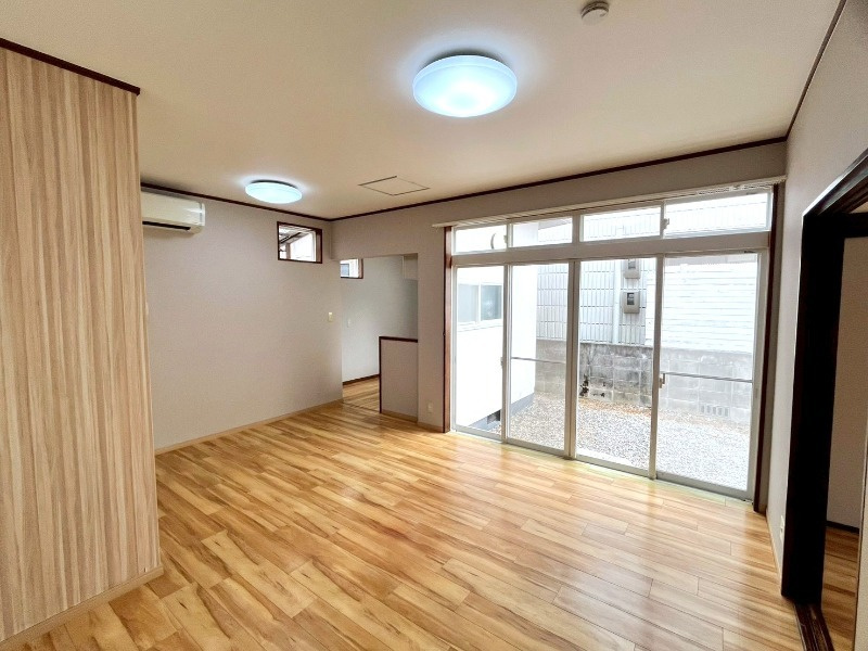 北長瀬表町3丁目戸建 の居間・リビング