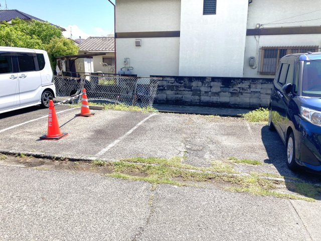 シャンティ浜野の駐車場