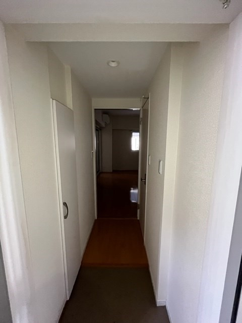 アーバン富田町の玄関