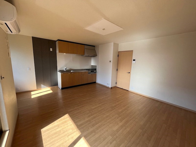 【居間・リビング】 | パレス・ジェイダイト A