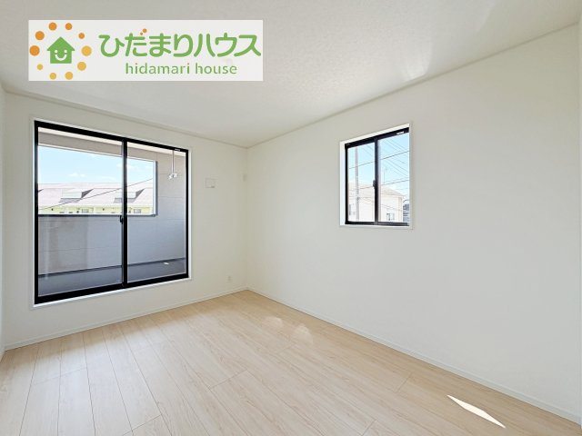 【洋室】 | 土浦市中村南第11　新築戸建　1号棟 | 明るい二面採光です☆彡