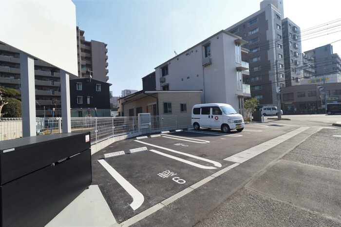 ヌォーヴァ　ルーチェの駐車場