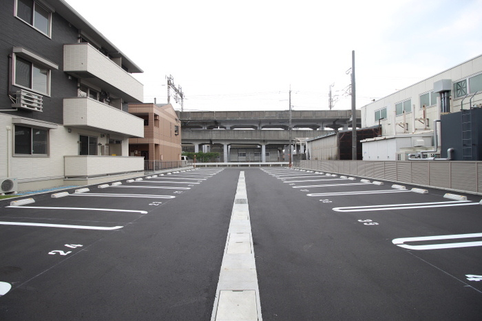 リッツ レジデンス　B棟の駐車場