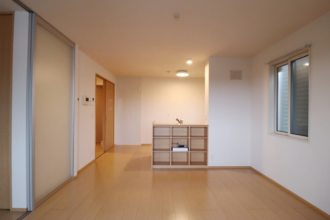 【居間・リビング】 | ドルチェ洲崎 | 別のお部屋のお写真になります。