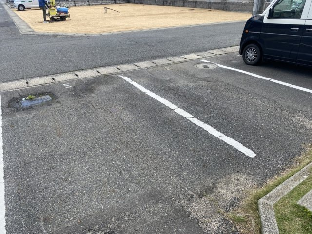 レジデンス下中野Ａ棟の駐車場