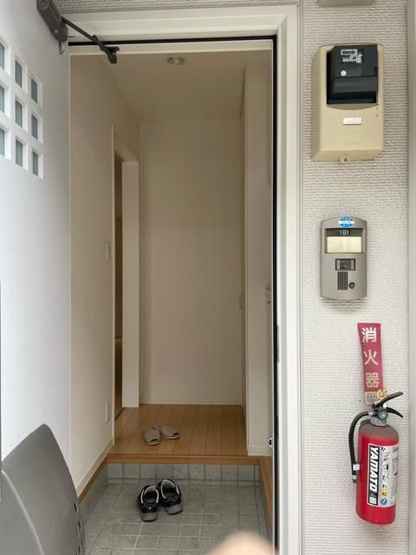 【玄関】 | クレセオ西長瀬