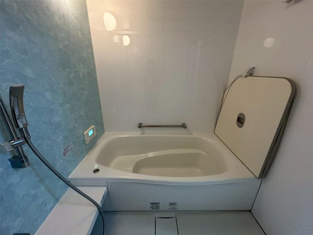 サンライズ伊福町の浴室