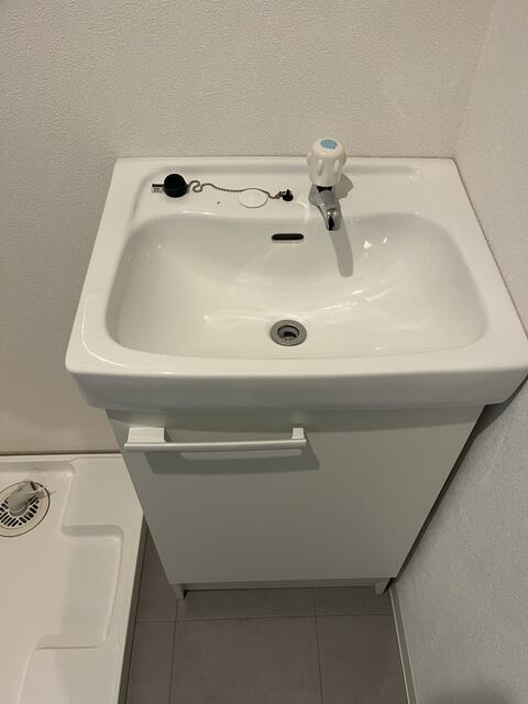 流山市三輪野山戸建の独立洗面台