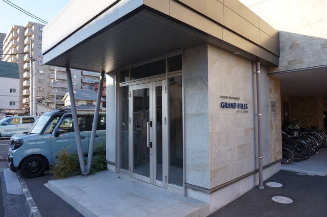 【エントランス】 | GRAND HILLS 東古松