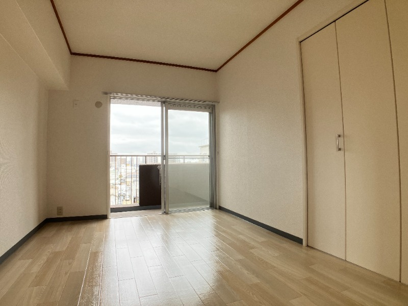 厚生町クラウンズマンションの洋室