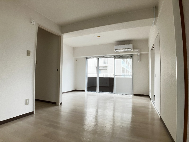 【居間・リビング】 | 厚生町クラウンズマンション