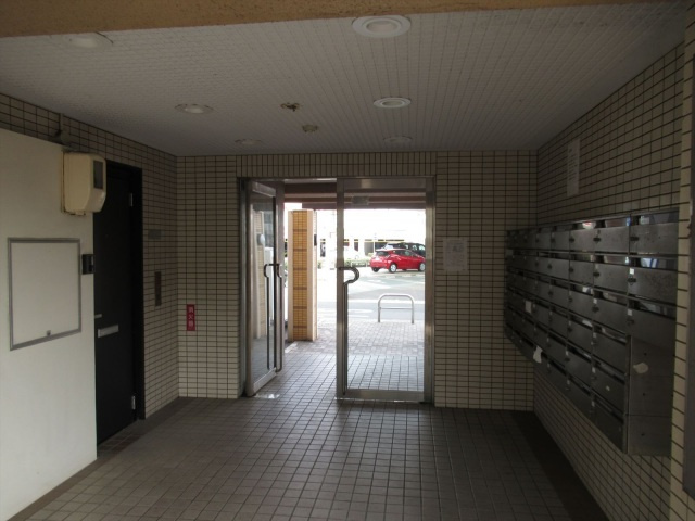 マローン新福のエントランス