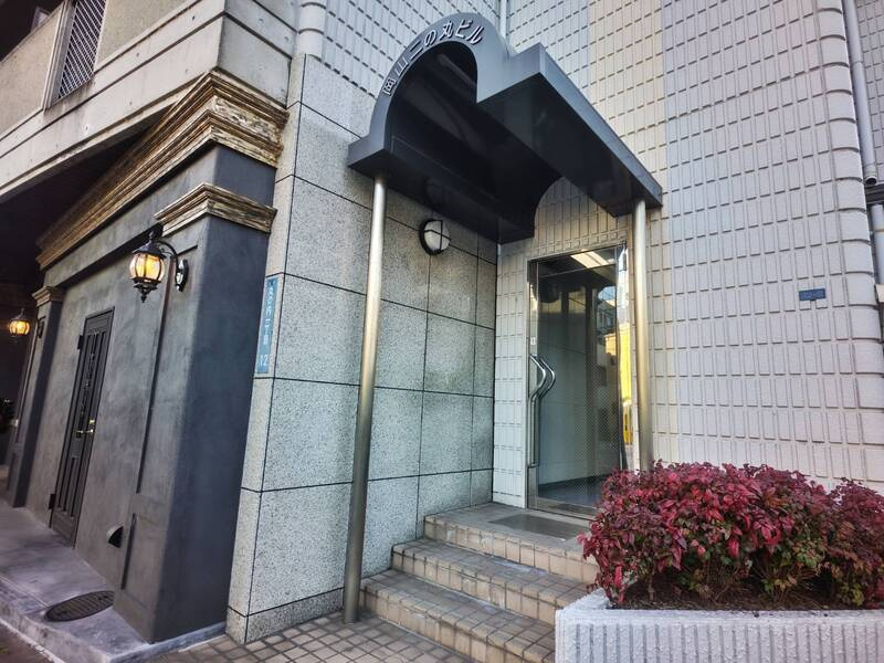 岡山二の丸ビルのエントランス