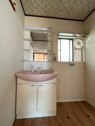 奥田本町貸家の洗面所