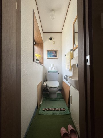 東区粟山4丁目　中古戸建のトイレ