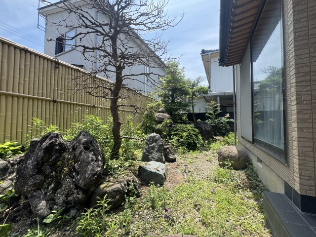 東区粟山4丁目　中古戸建の庭