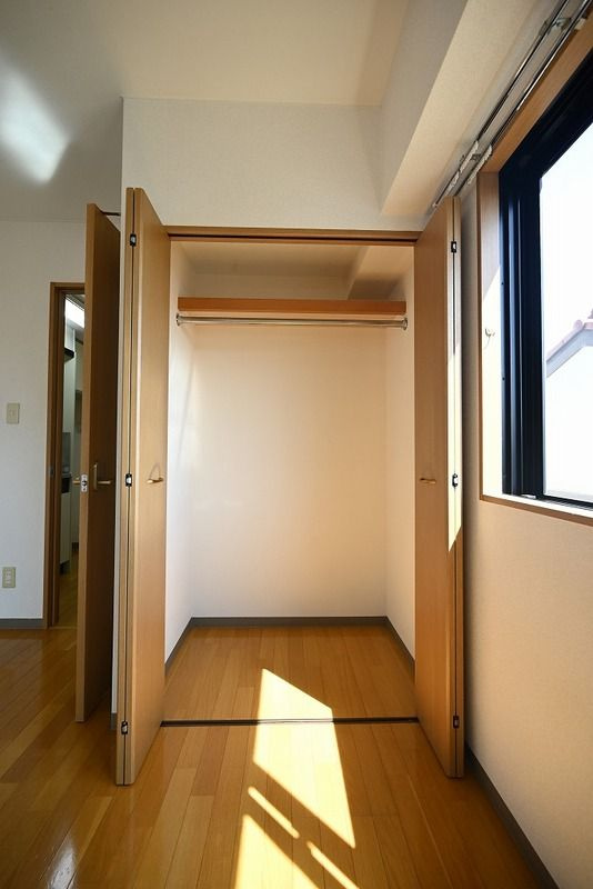 日野市新井２丁目の賃貸マンションの収納