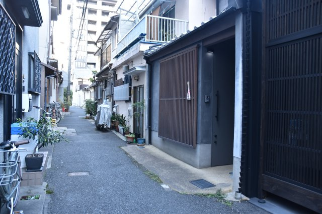 堀川御池 タイルが映える京町家の周辺